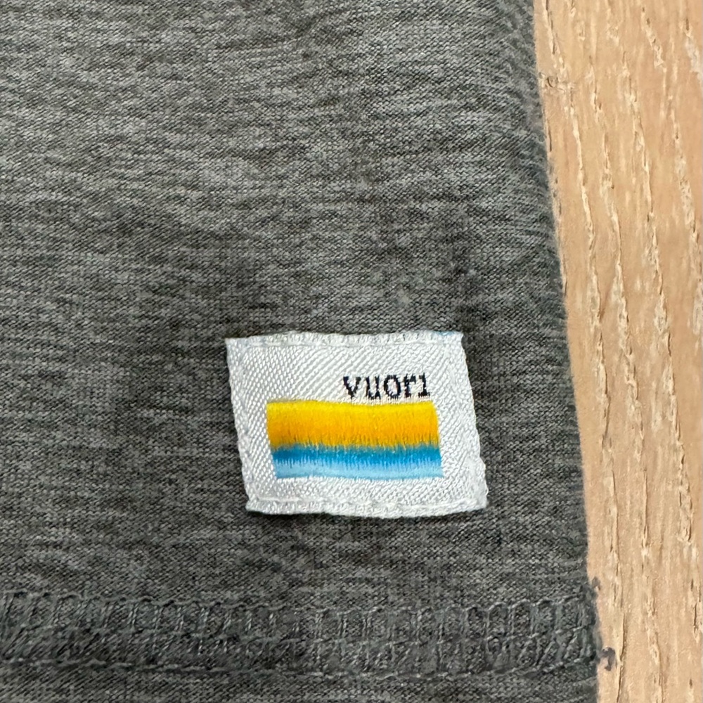 Vuori Men’s Gray T-Shirt - Picture 2 of 3